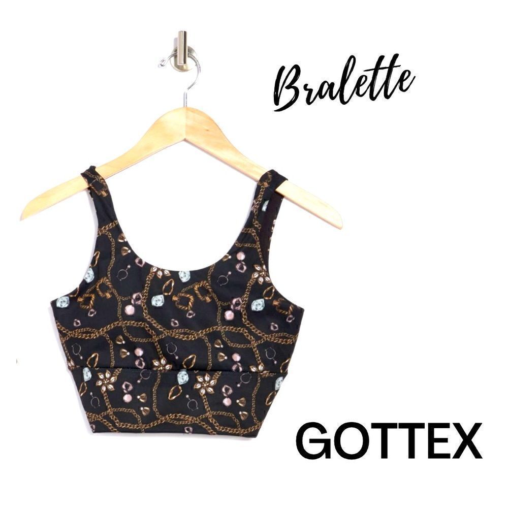 GOTTEX Silhouette Sports Bra, Small, Scoop Neck Comfortable, Chic Bralet.